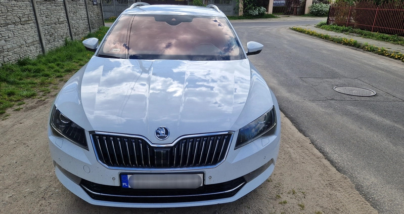 Skoda Superb cena 110700 przebieg: 221000, rok produkcji 2018 z Włocławek małe 106